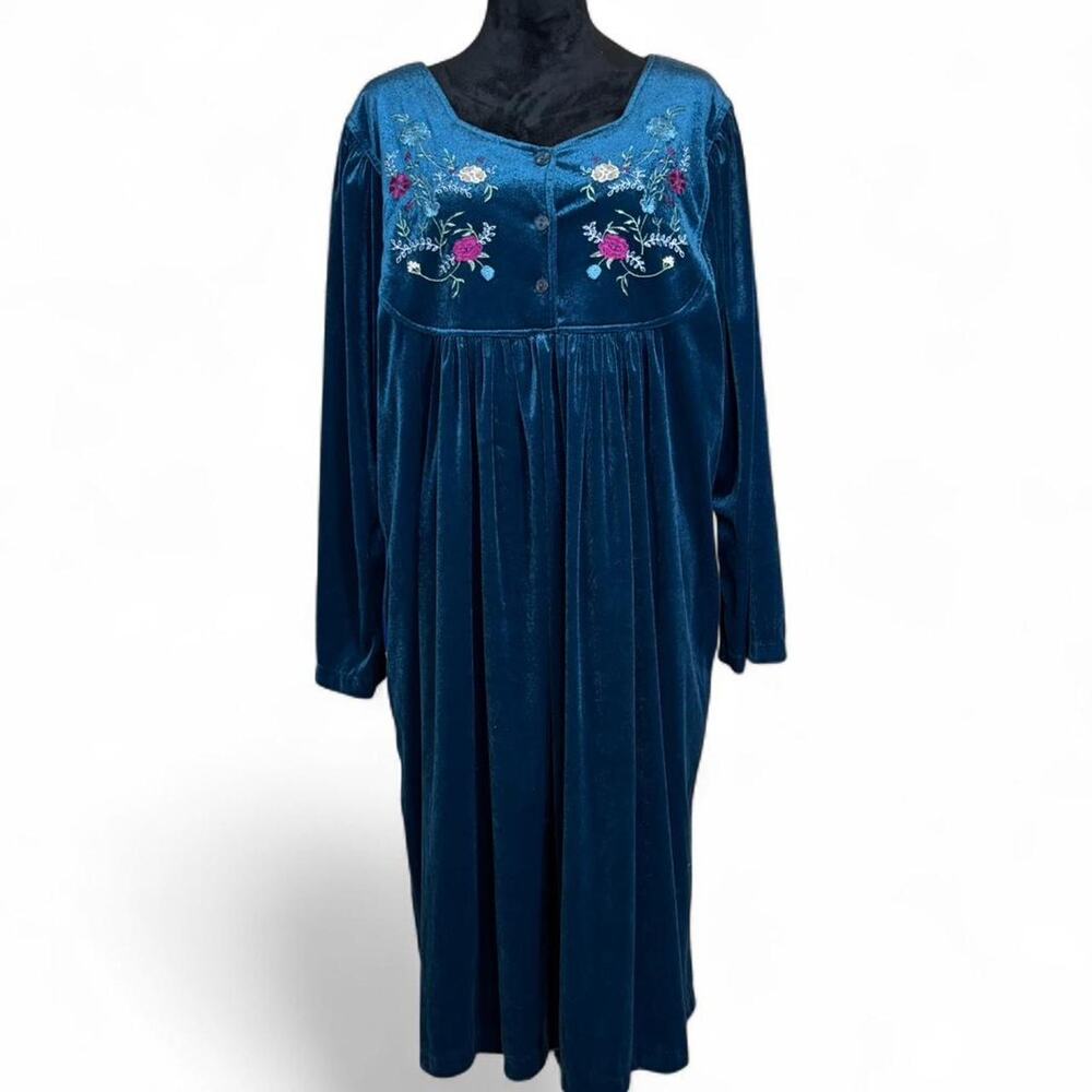 80s/90s Vintage Blue Velvet Embroidered Nightgown – Cottagecore Whimsygoth [XXL] - Picture 3 of 8